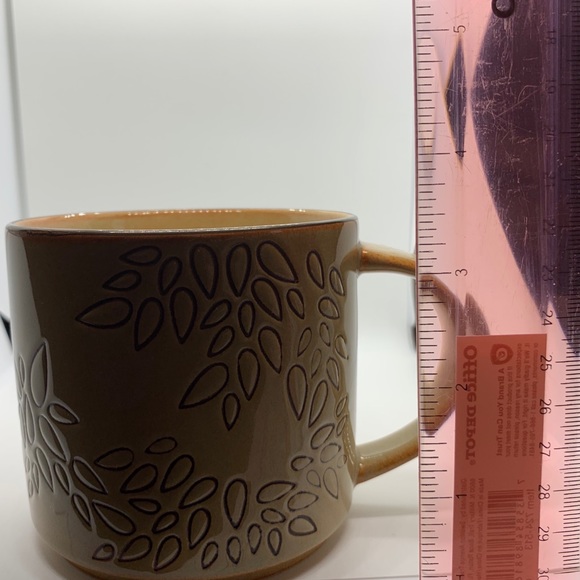 Starbucks Tan Mug With Brown Engraved Leaves - Picture 8 of 8